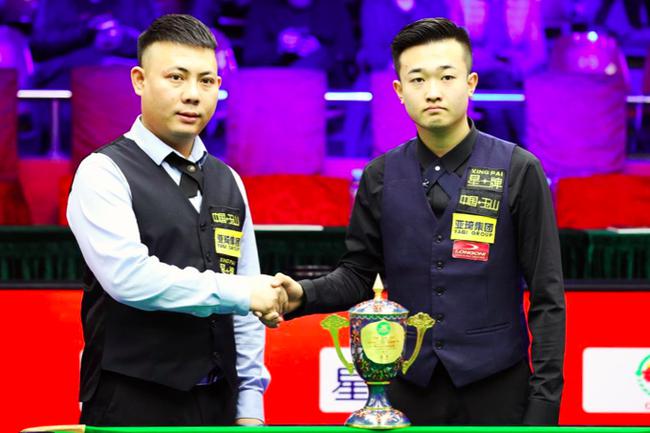 圈的一对明 圈的一对明