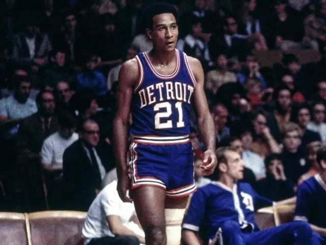 做出错误的 做出错误的