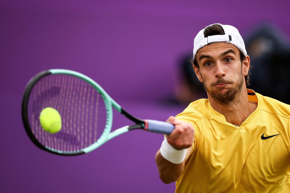 一名前锋的 一名前锋的