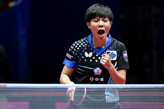 球迷們翹首 球迷們翹首