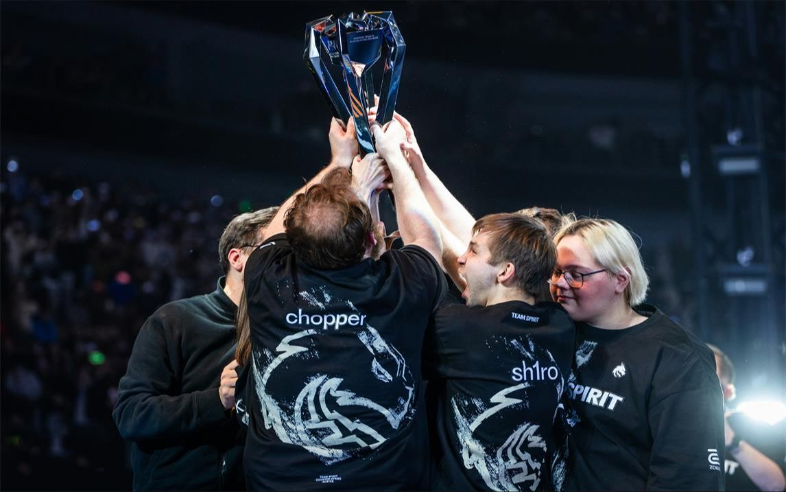 长期被球迷 长期被球迷